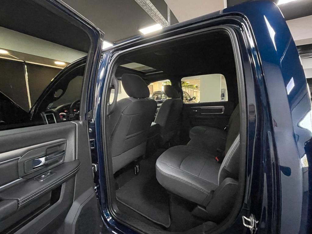 Fahrzeugabbildung Dodge WARLOCK CLASSIC CREW CAB HEMI 4x4 SOFORT!!