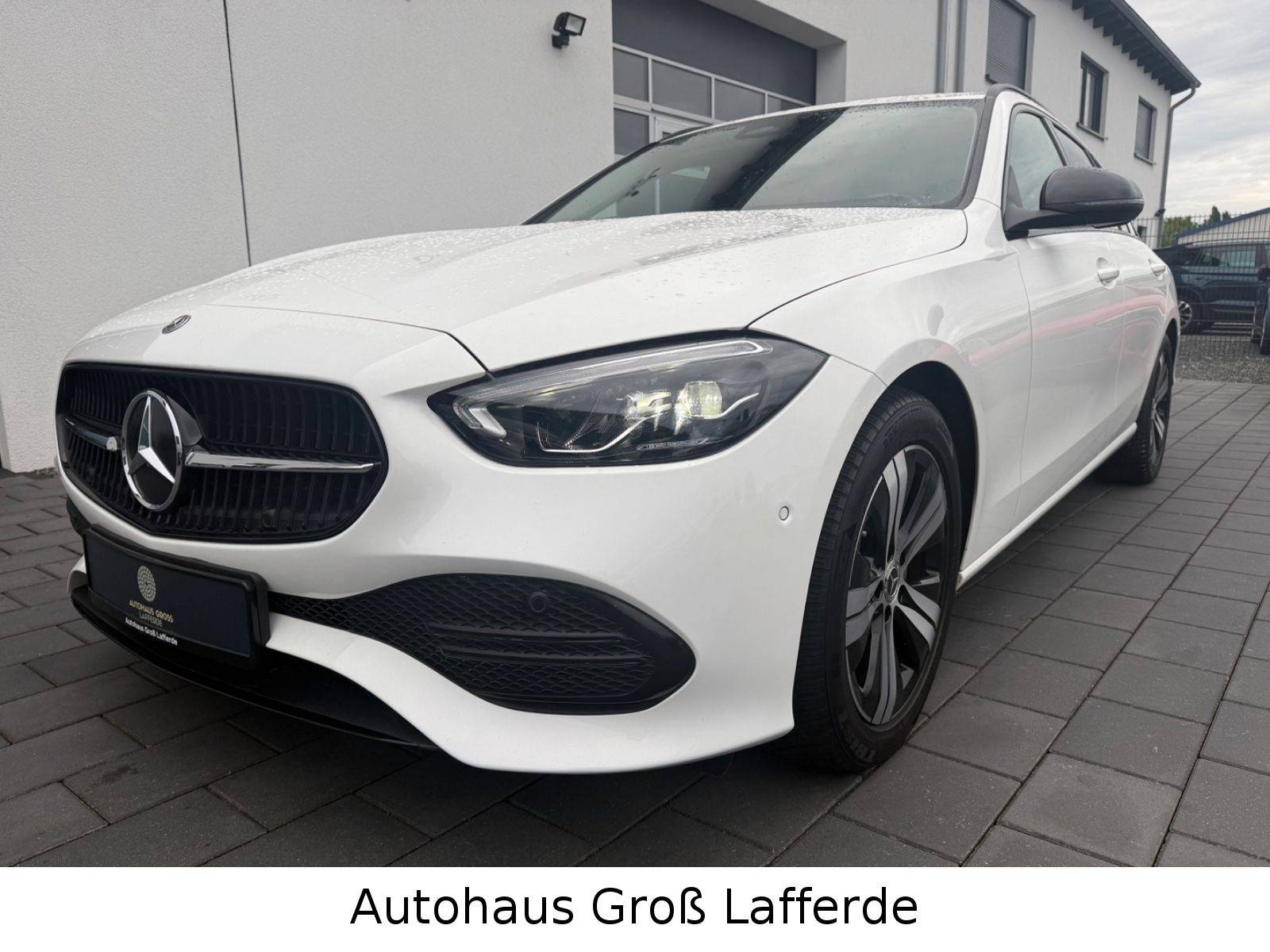 MERCEDES-BENZ C 180 T-Modell Automatik LED RFK Navi Night-Pak
