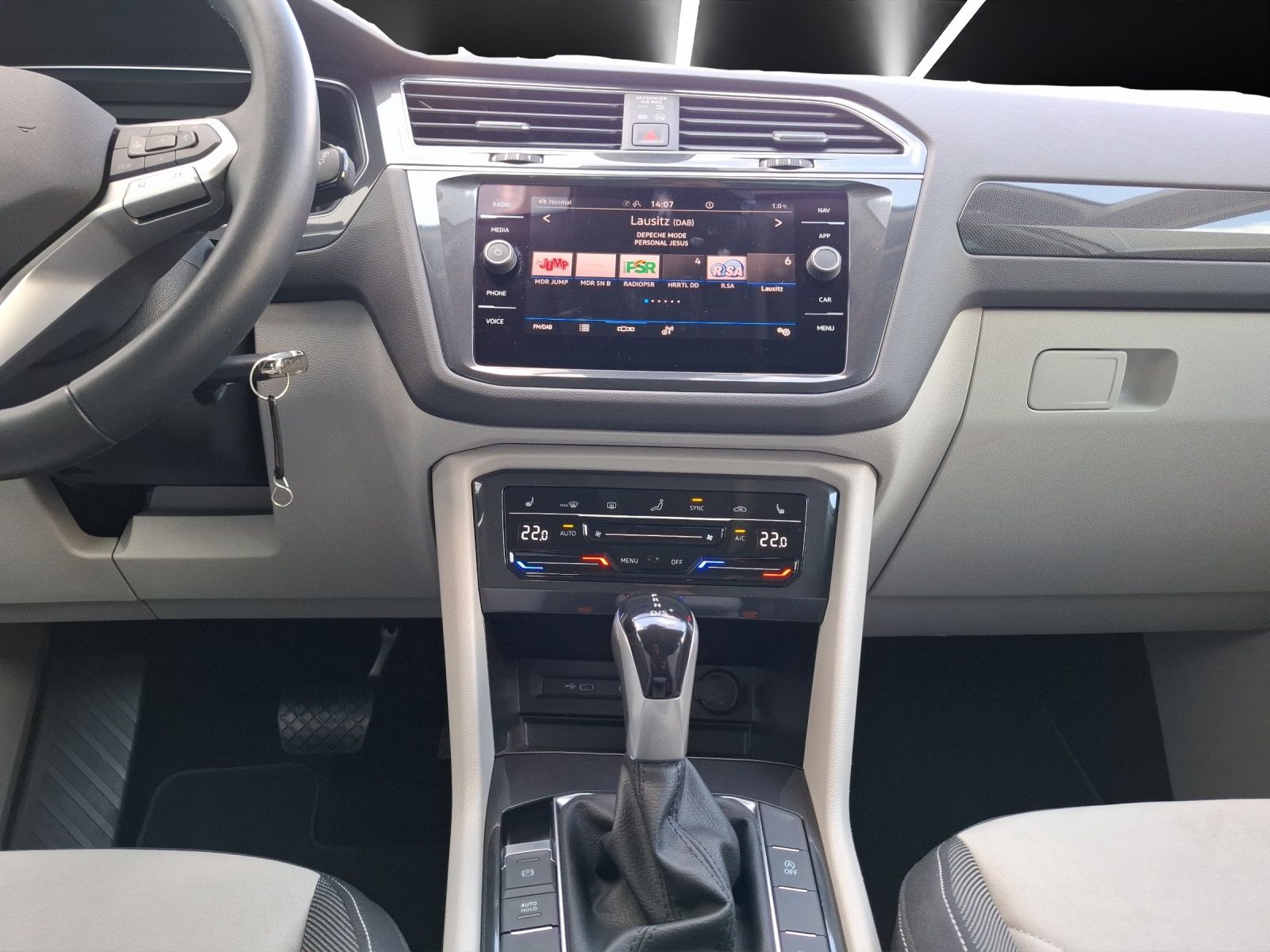 Fahrzeugabbildung Volkswagen Tiguan TSI Elegance DSG 4M Matrix Navi AID ACC R