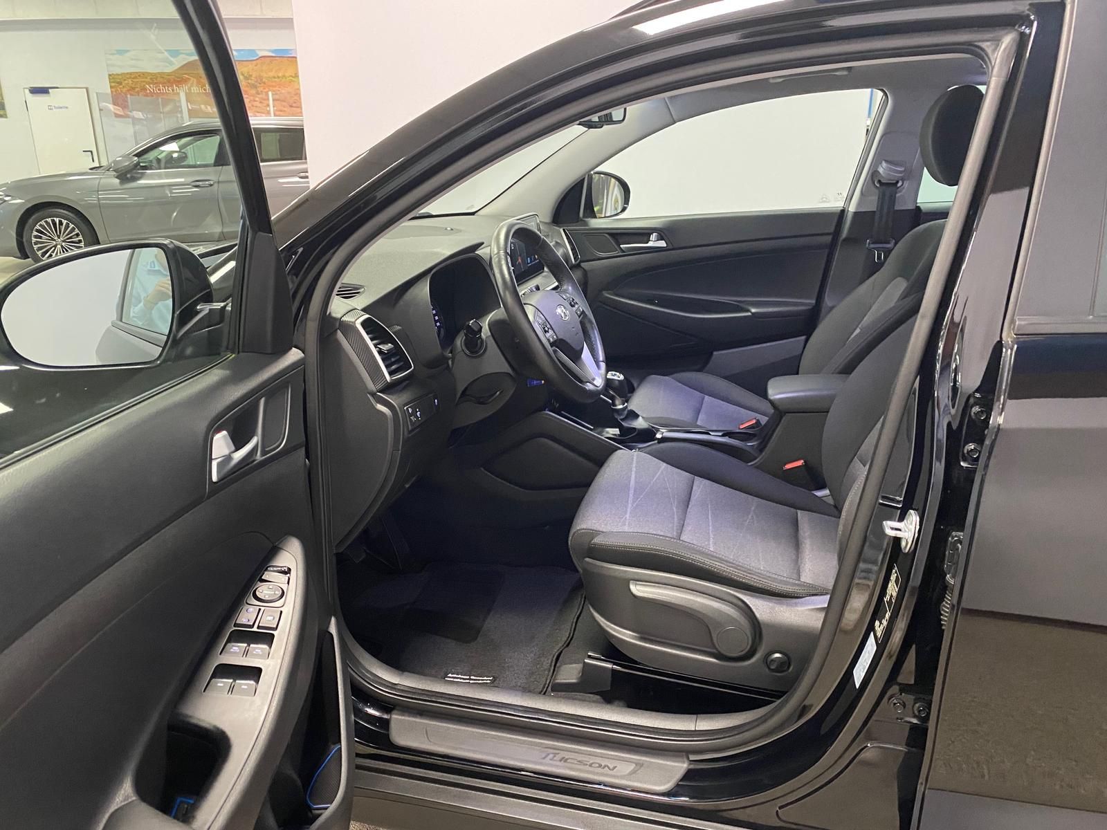 Fahrzeugabbildung Hyundai TUCSON 1.6+KAMERA+NAVI+ALLWETTER+PANORAMADACH