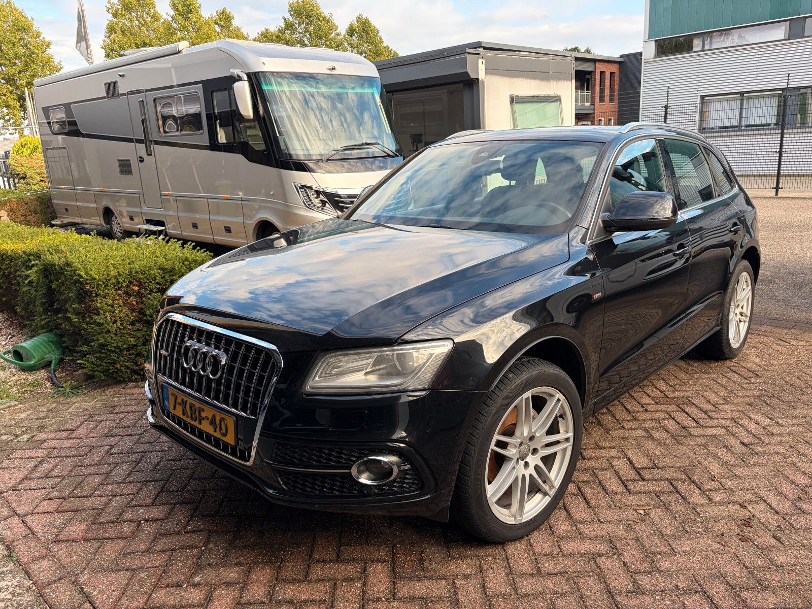 Audi Q5 2.0 TFSI Automatik S-Line AHK