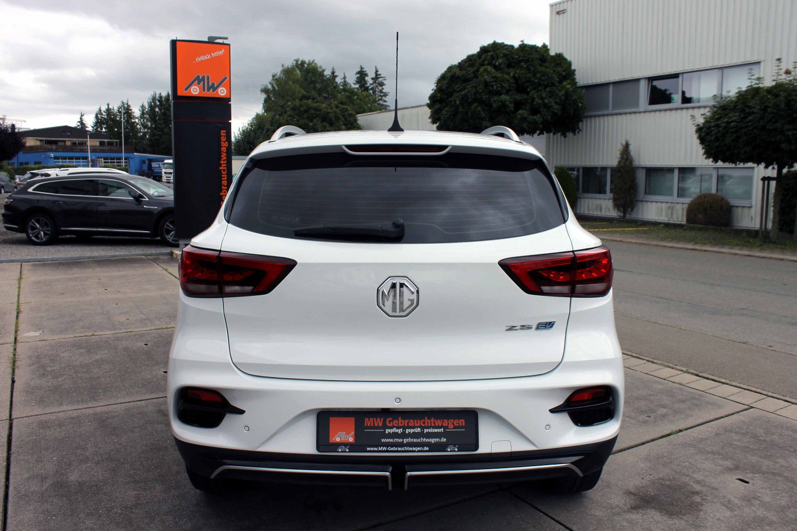 Fahrzeugabbildung MG ZS EV Luxury 5d ACC PANO LED NAVI PDC 360° KAM