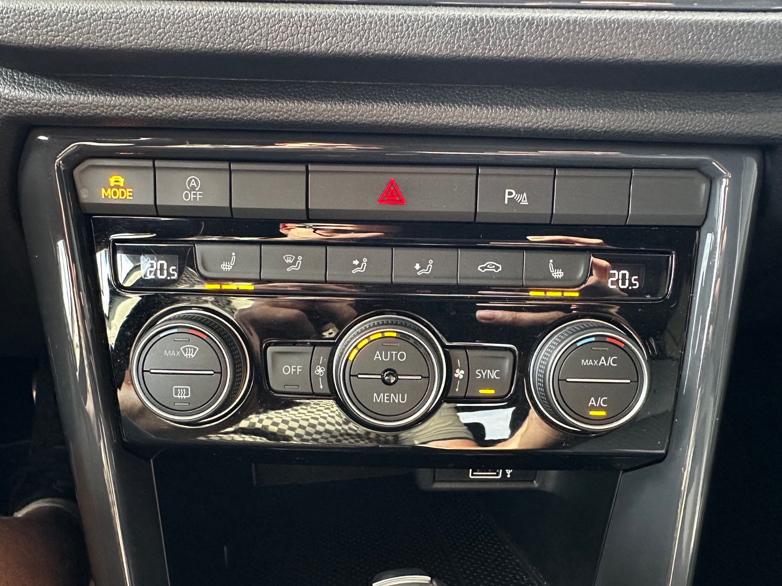 Volkswagen T-Roc 1.5TSi Sport R-Line — Bild 20