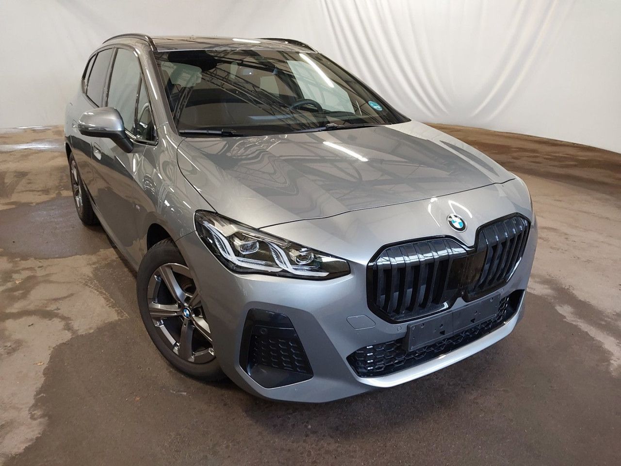 BMW 223 Active Tourer - Bild 4