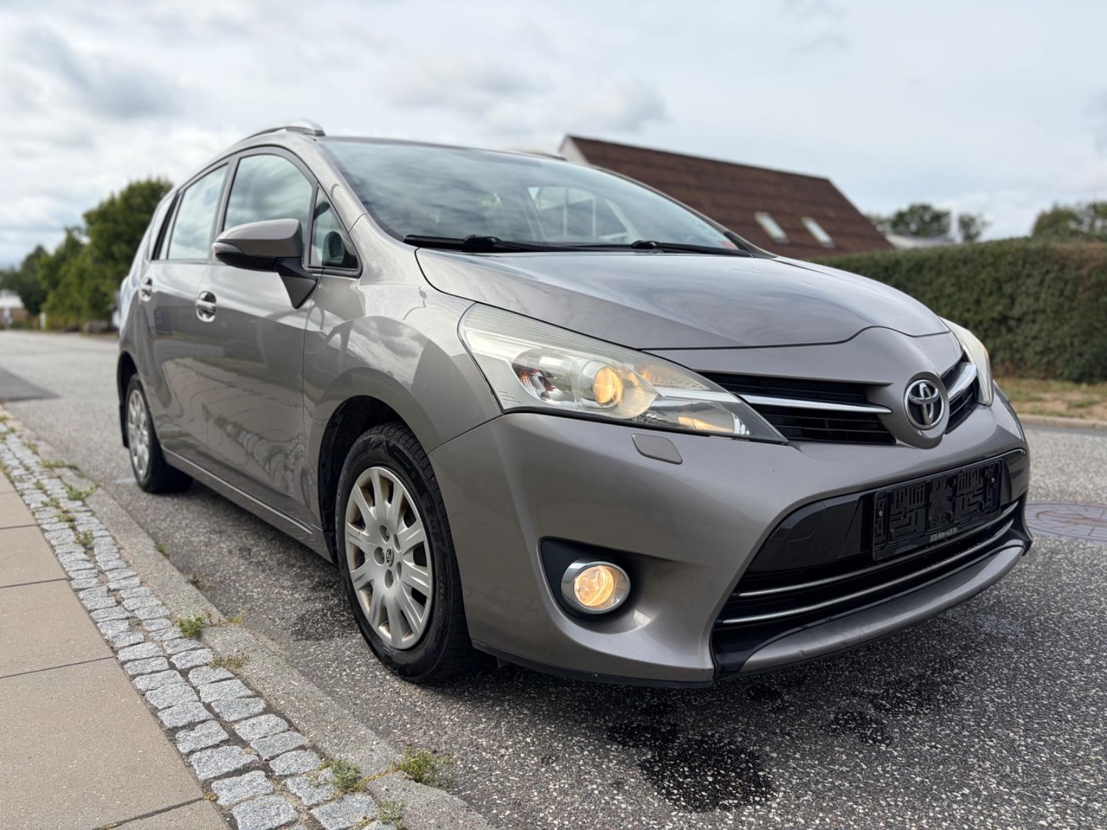 Toyota Verso 2015 — photo 10