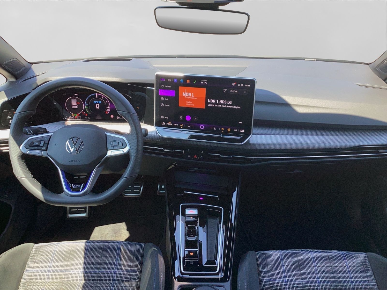 Volkswagen Golf 1.5 eTSI DSG GTE BLACK IQ.LIGHT HuD KAMERA foto 5