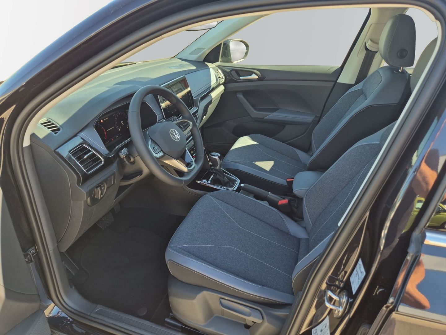 Volkswagen T-Cross 1.0 l TSI Style DSG AHK Navi IQDrive All foto 3