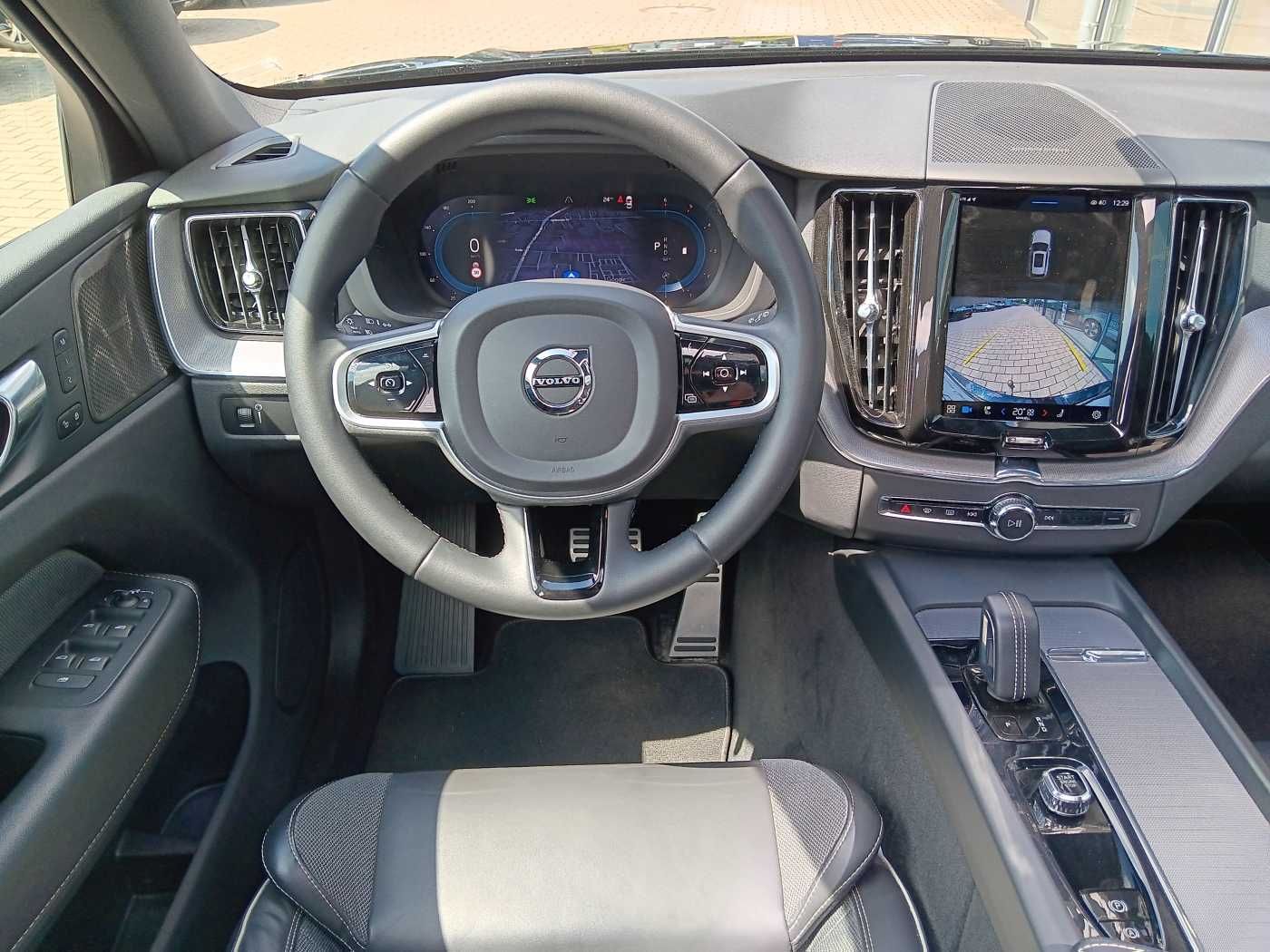 Fahrzeugabbildung Volvo XC60 B4 D 2WD R-Design 'AHK, ACC'