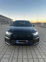 Audi Q7 50 TDI quattro S line TOP Zustand 7 Sitzer  - Audi Q7 in Freiburg