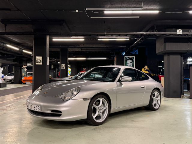 Porsche 911 Carrera 4 Coupe