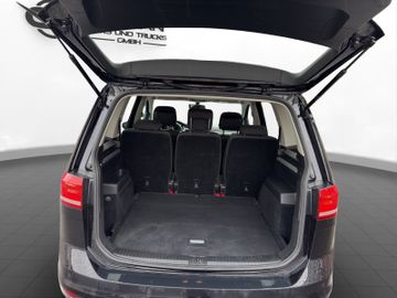 Volkswagen Touran - 8