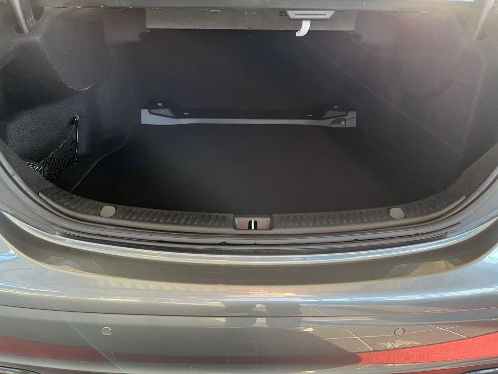 Fahrzeugabbildung Mercedes-Benz E 220 d Avantg. Totwi. Comand LED Widescreen