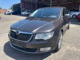 Skoda Superb Elegance 4X4/NAVI/LEDER/S-DACH/AUTOMATIK - Skoda Superb in Freiburg