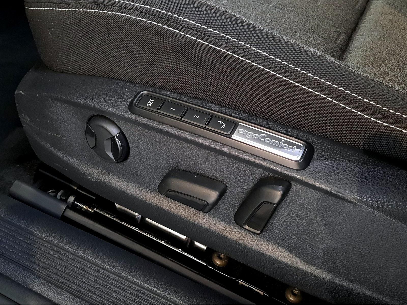 Fahrzeugabbildung Volkswagen Passat Variant Business TDI DSG *Navi*Cam*LED*