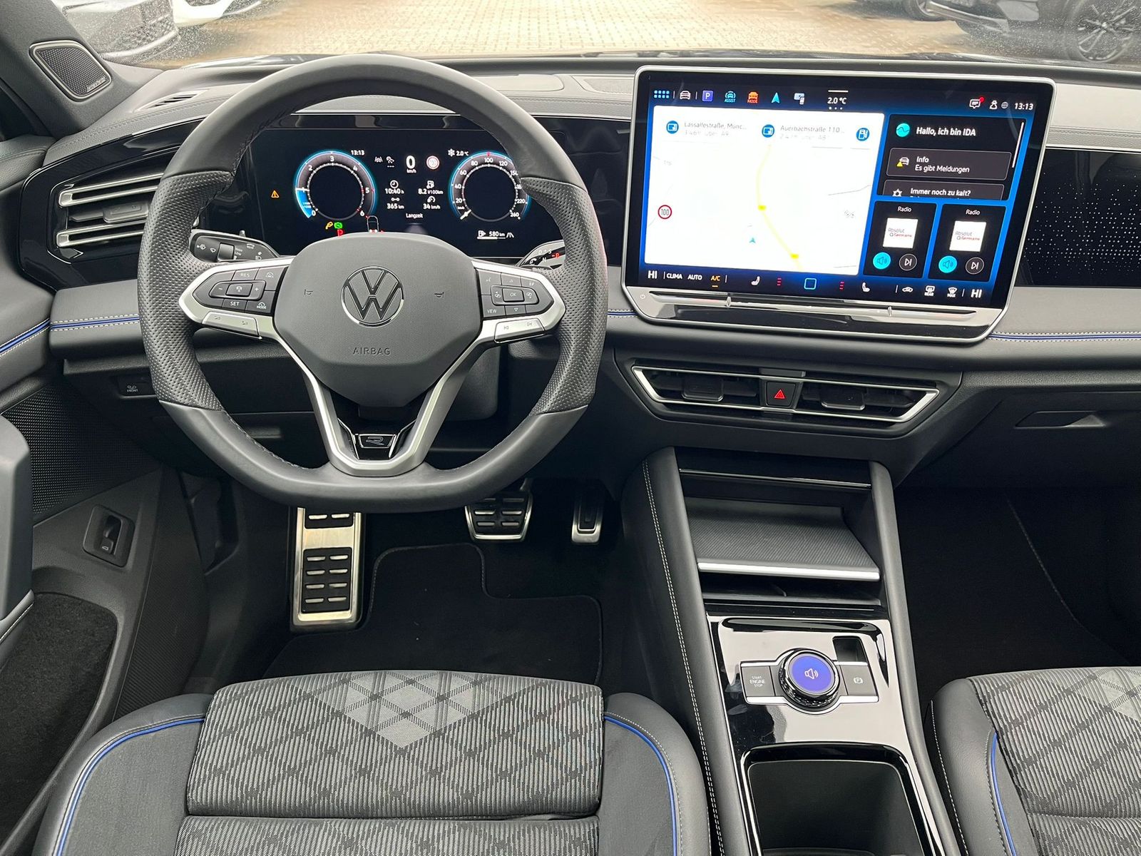 Fahrzeugabbildung Volkswagen Tiguan 2.0 TDI 4M R-Line PANO*H&K*AHK*MATRIX*20"