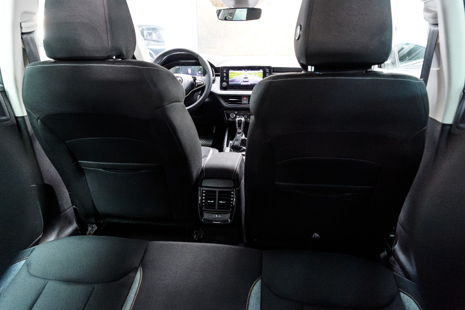 Fahrzeugabbildung SKODA Kamiq Selection 1.0 TSI LED+KAMERA+ACC+APP