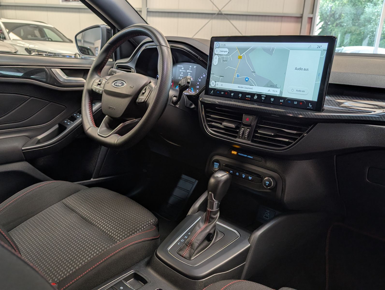 Fahrzeugabbildung Ford Focus 1.0 EB ST-Line ACC LED CAM Styling WINTER