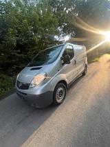 Opel Vivaro 2,5CDTI aus 1.Hand & neuen TÜV - gebrauchte Opel Vivaro aus dem Jahr 2009