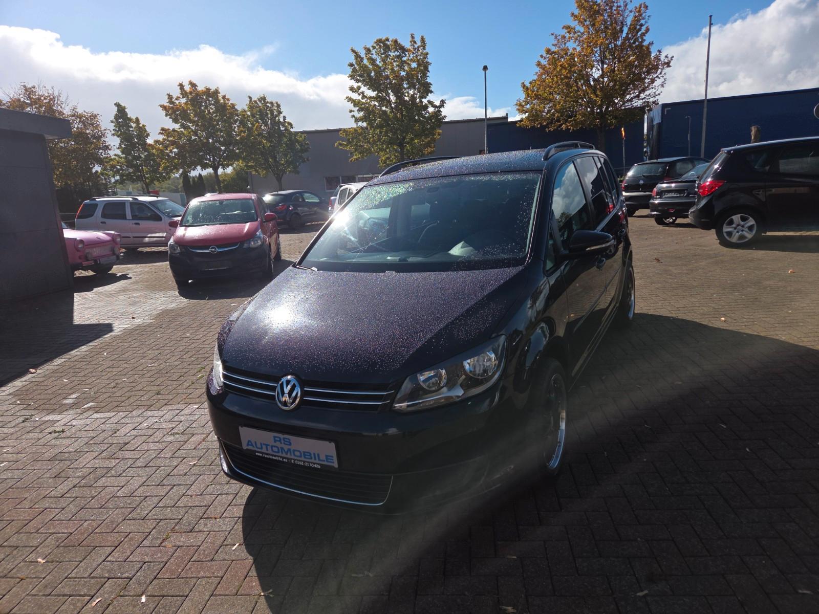 Volkswagen Touran Comfortline/7 SITZER/PANO
