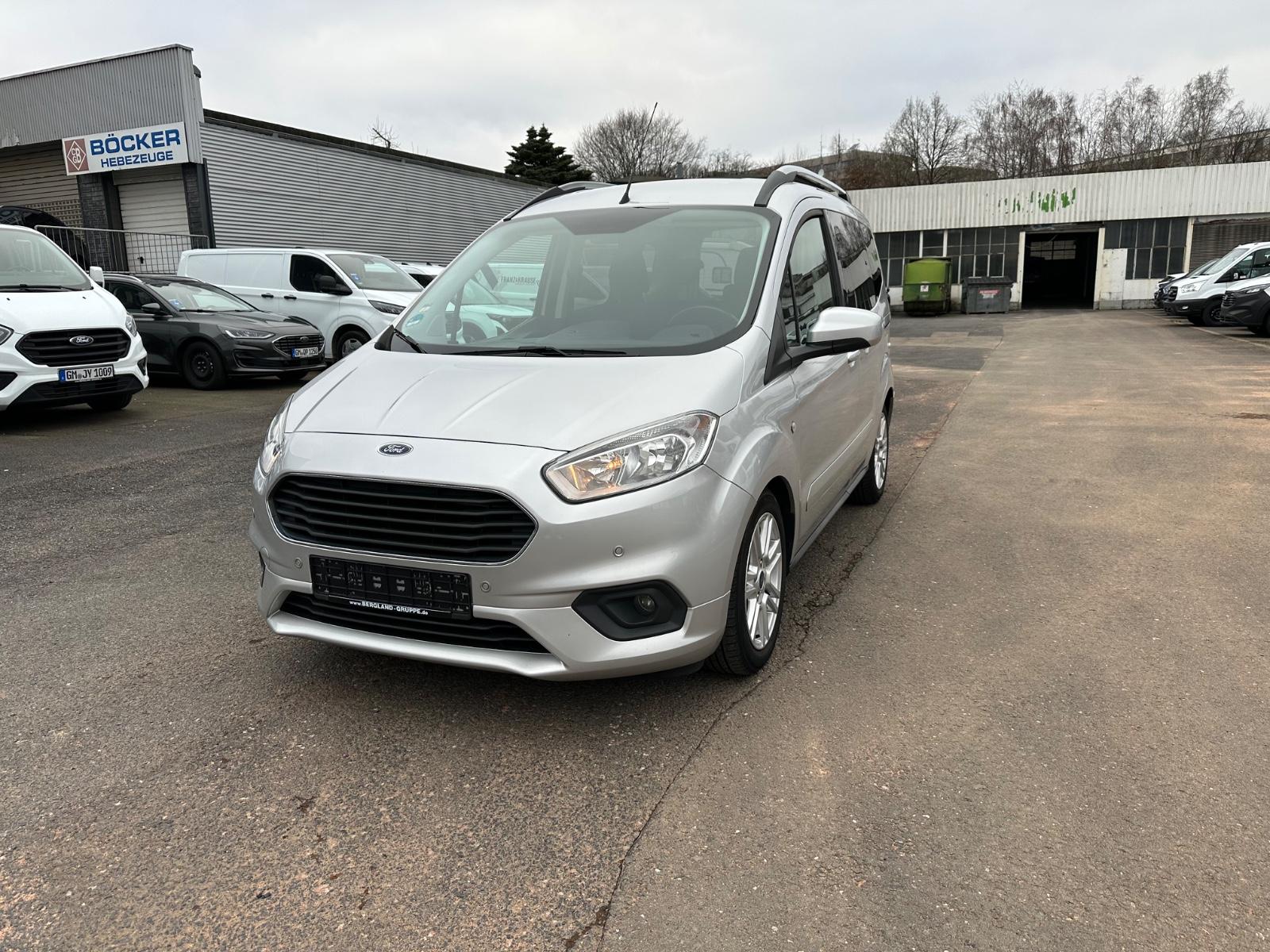 Ford Tourneo Courier Titanium