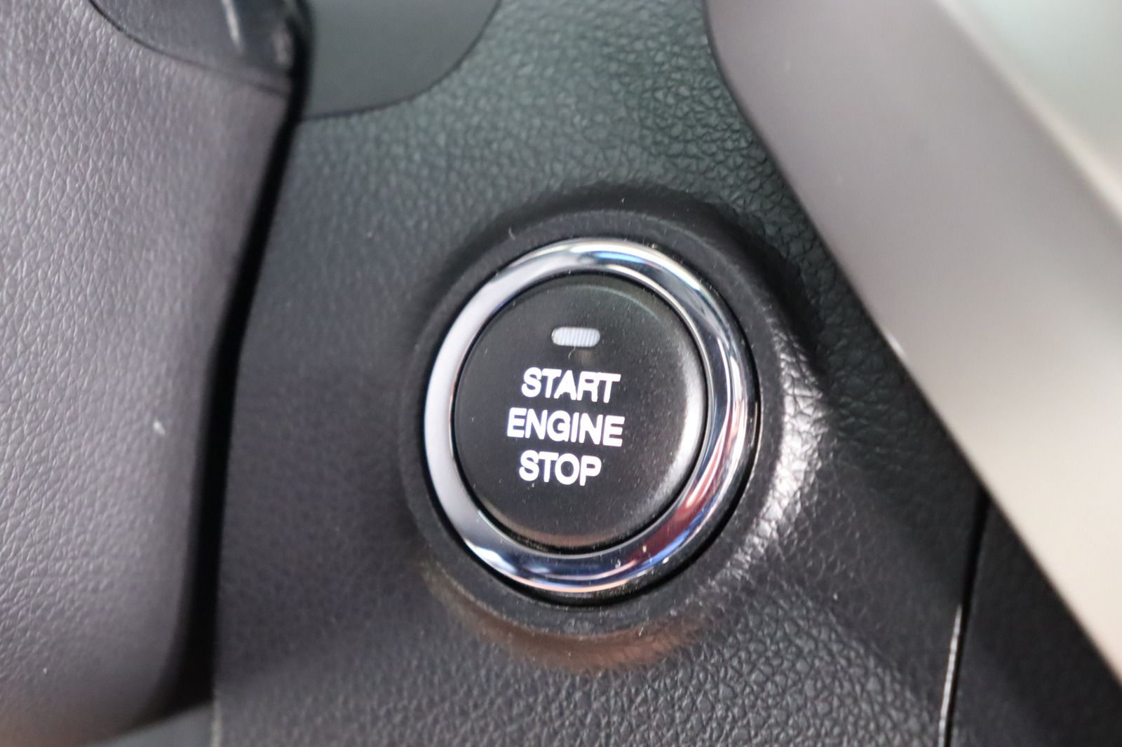Fahrzeugabbildung Andere Ssangyong Tivoli * Leder * Navi * SHZ* e-XGi 160
