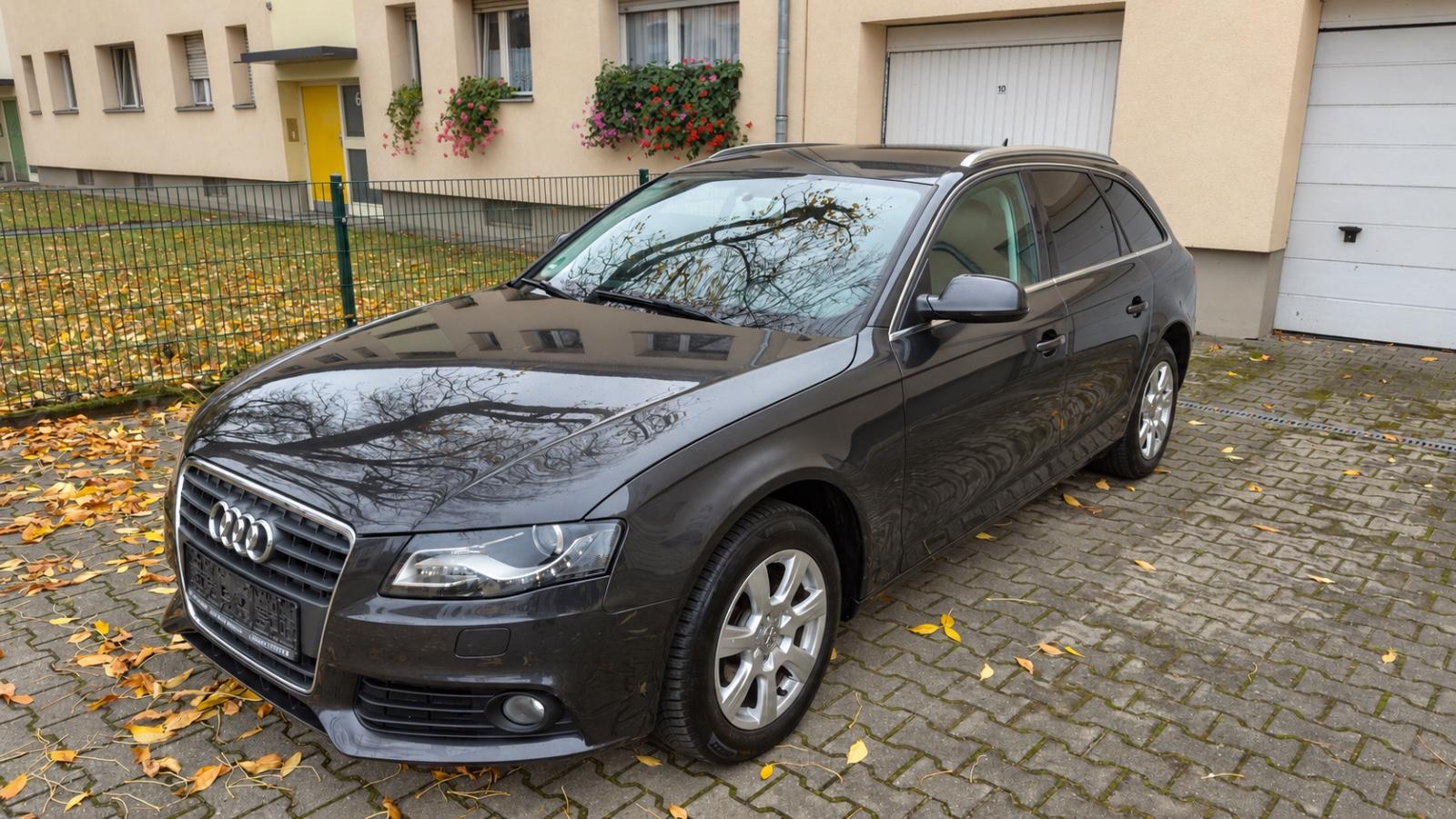 Audi A4 2009 — interior