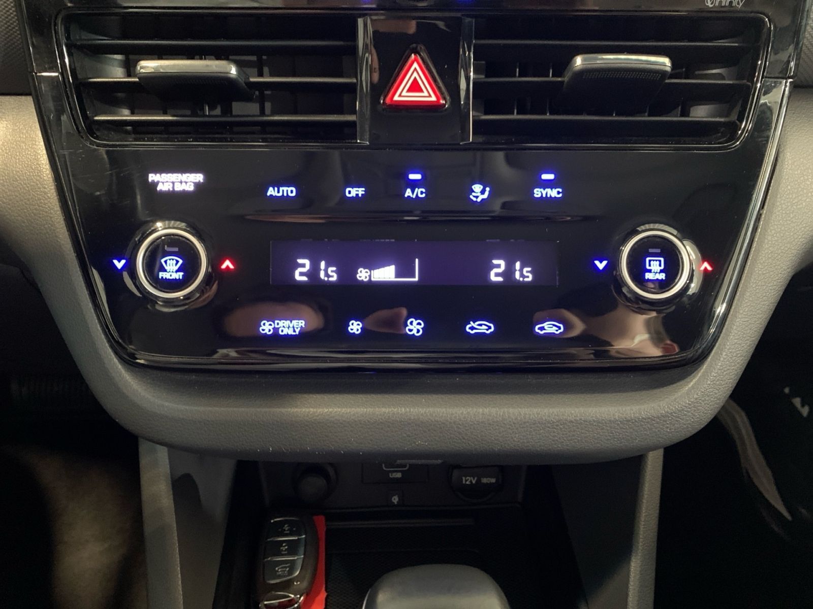 Fahrzeugabbildung Hyundai IONIQ 1,6 GDI Premium-Paket Hybrid