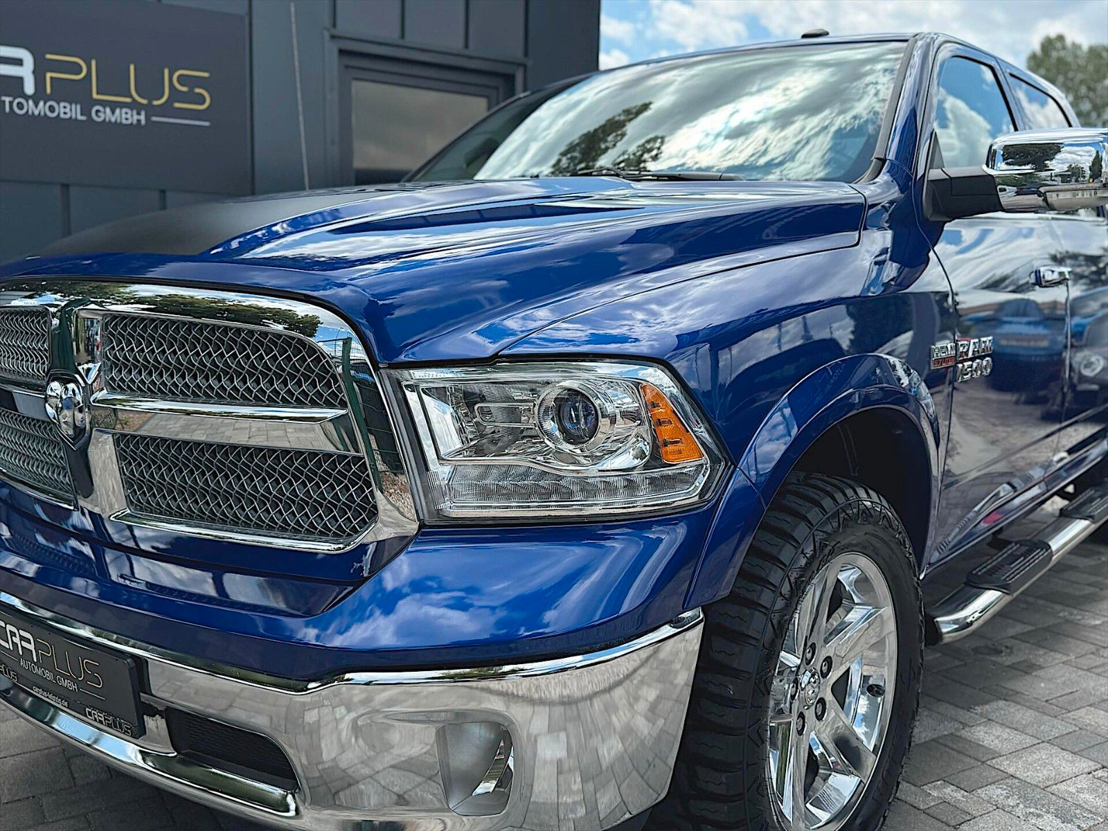 Fahrzeugabbildung Dodge RAM 5.7 V8 HEMI SPORT CrewCab 6 Sitze LPG PRINS