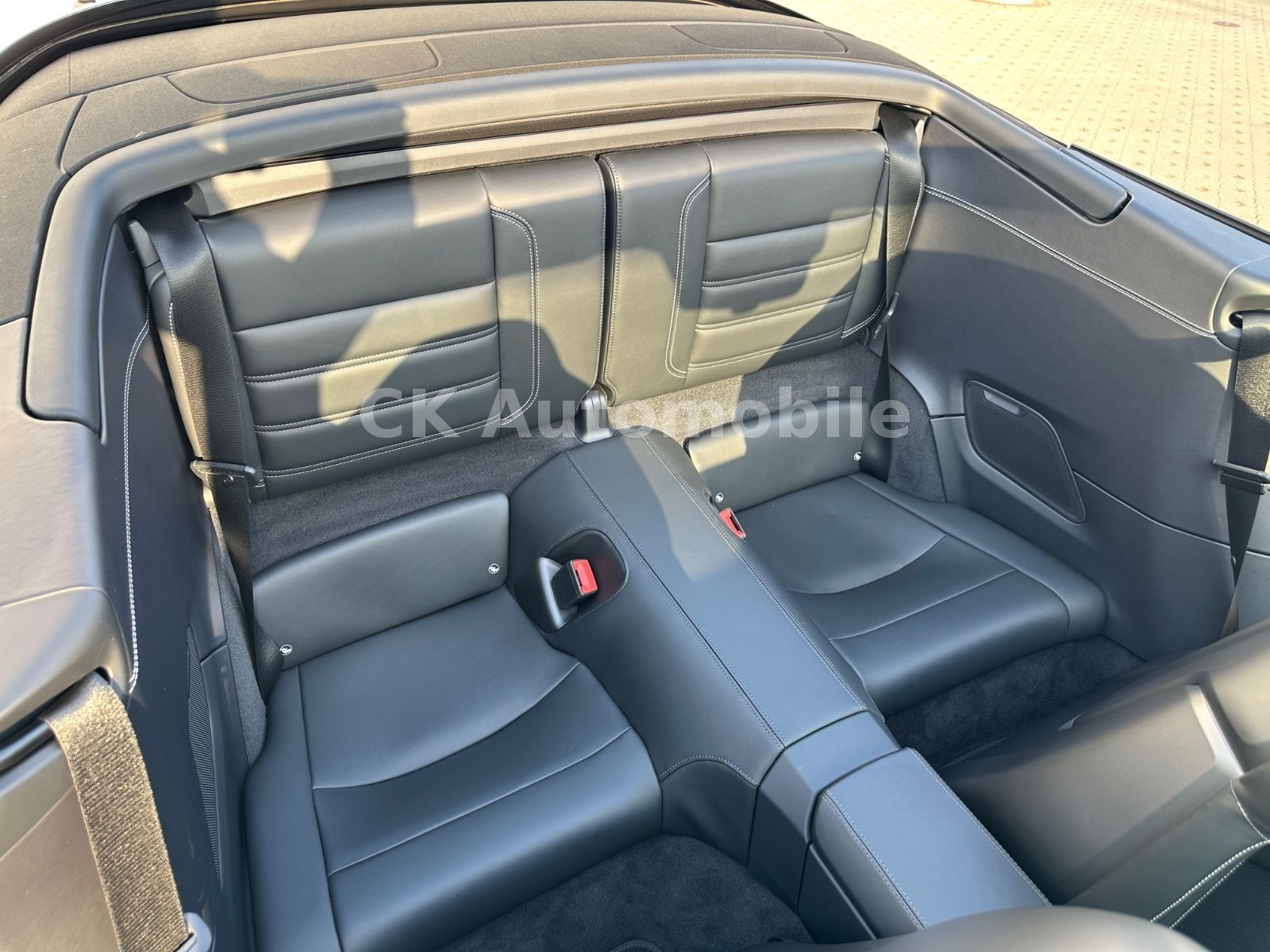 Fahrzeugabbildung Porsche 911 Turbo S Cabriolet Sport-Chrono/360°/ACC/LED