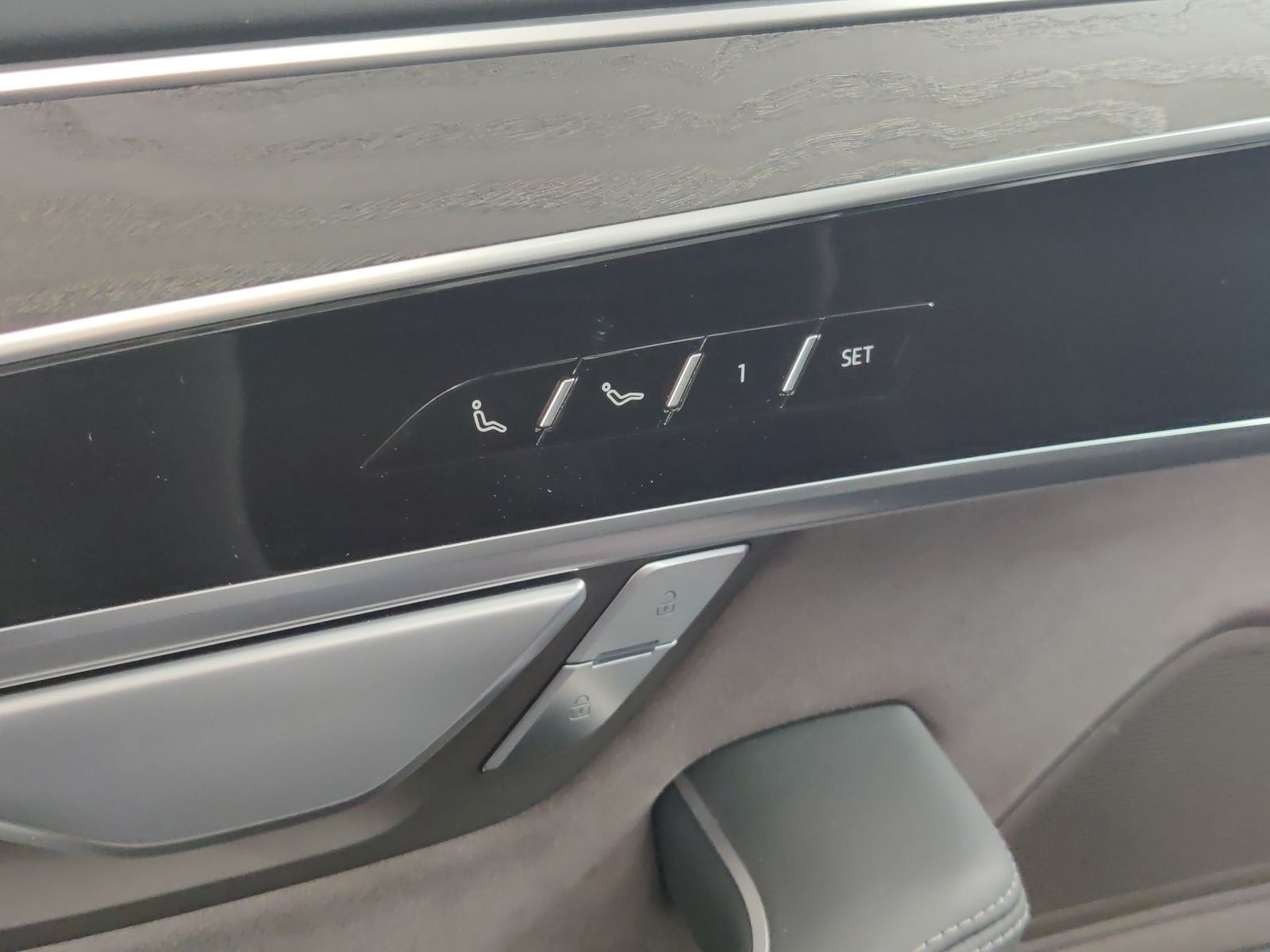 Audi A8 - Bild 22