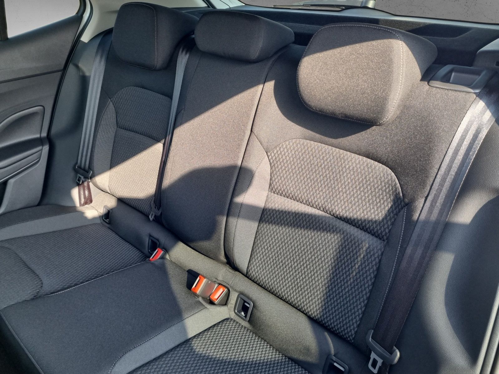 Fahrzeugabbildung SKODA Fabia Tour 1,0 TSI 85KW/115PS WINTER DesignLodge