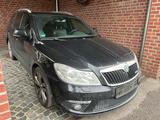 Skoda Octavia 2.0 TDI RS Combi RS - Skoda Octavia aus 2011: RS Combi