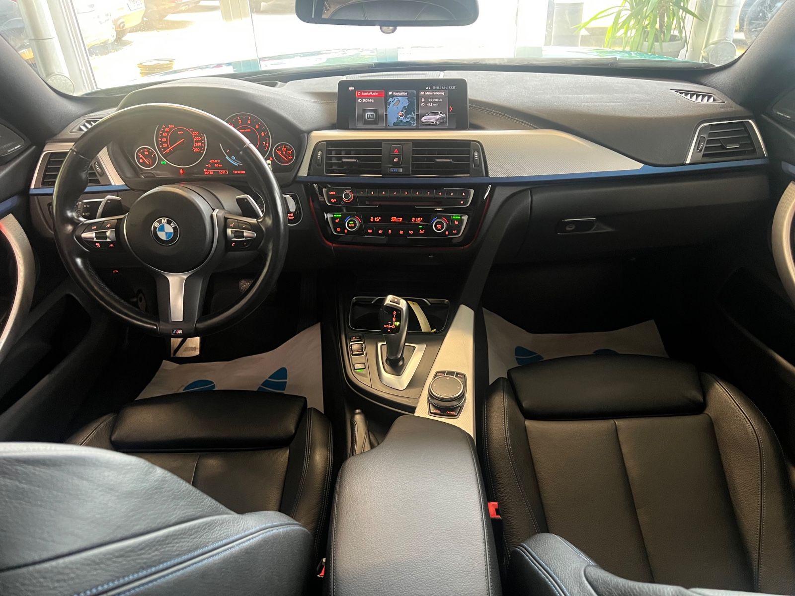 Fahrzeugabbildung BMW 4 Gran Coupe 430 i M Sport*Rocksblau