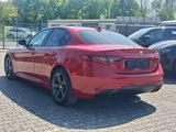 Alfa Romeo Giulia Super 2.0 #AssistenzPaket - rote Alfa Romeo Giulia