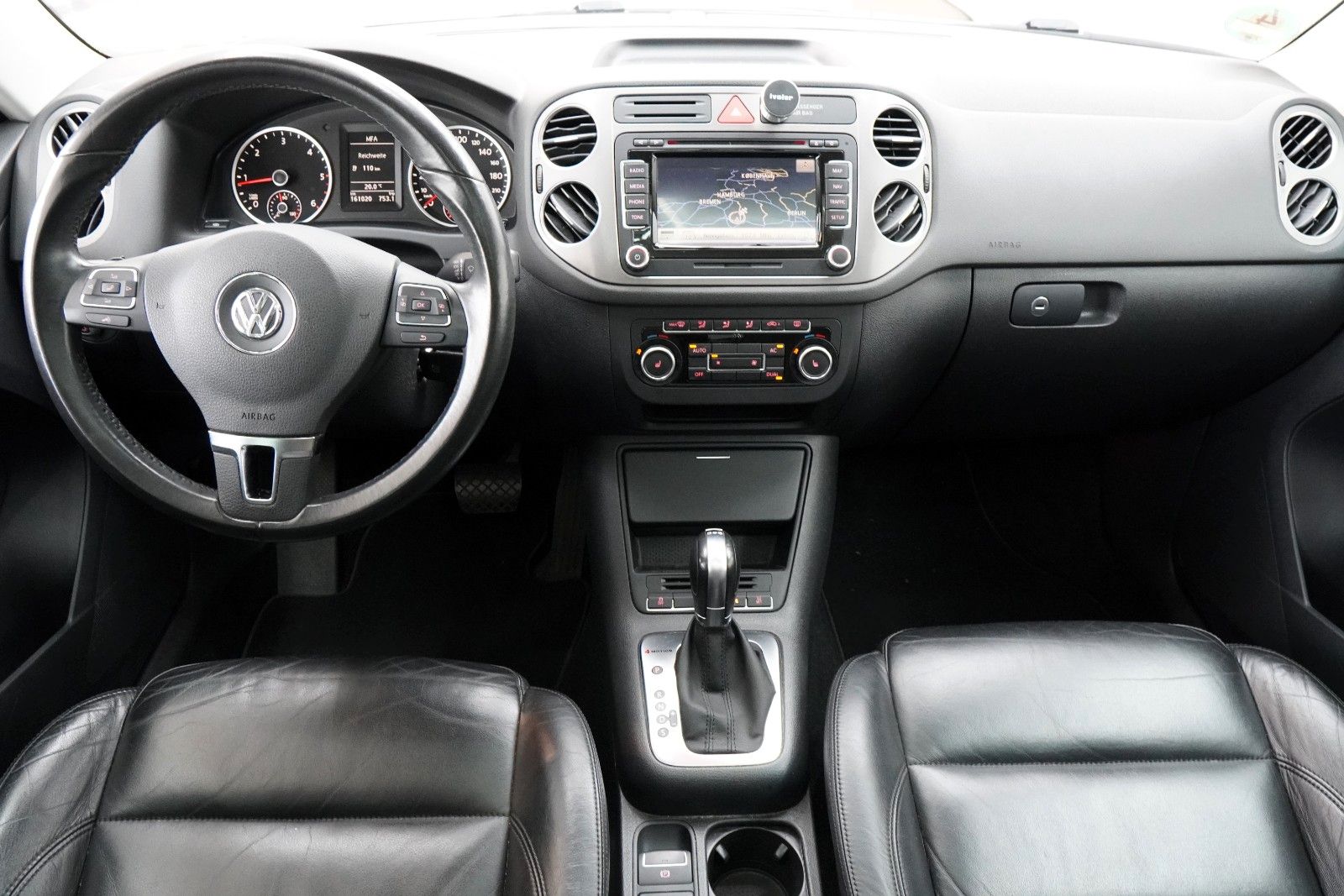 Fahrzeugabbildung Volkswagen Tiguan Sport & Style 4Motion *Leder*Autom*Pano*