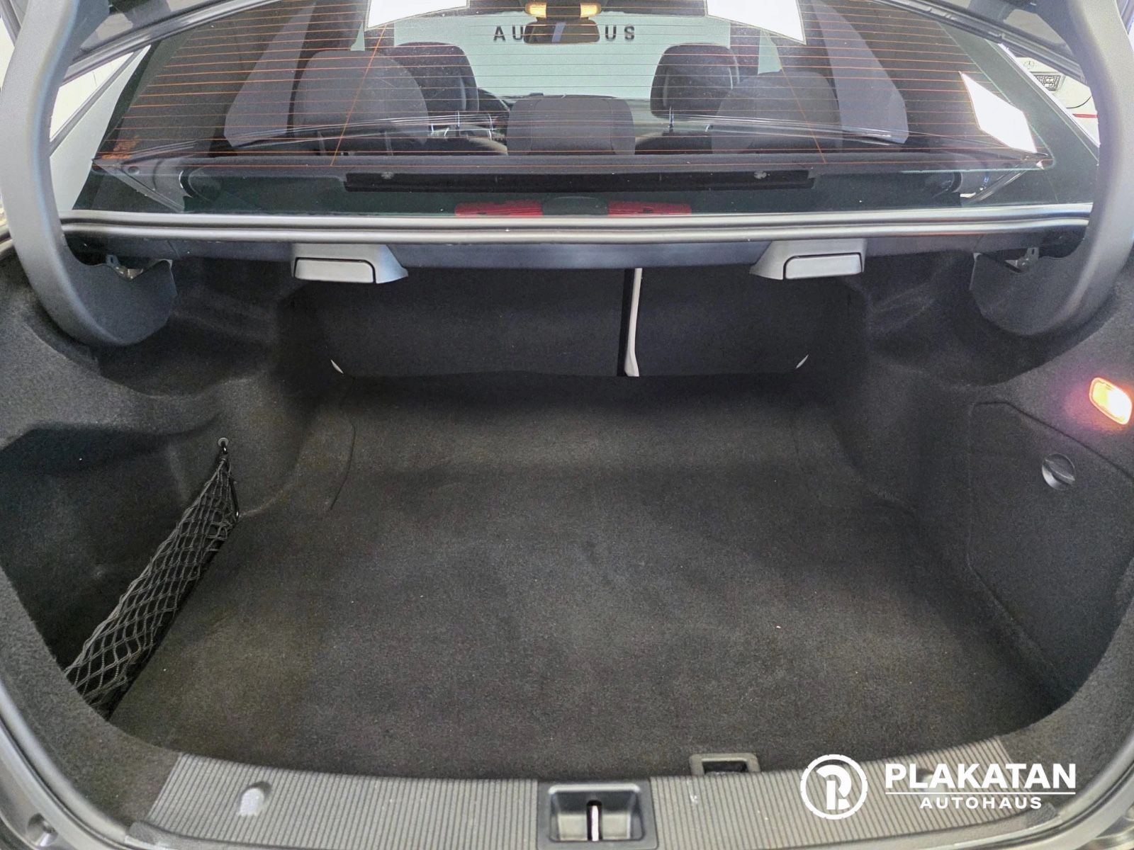Fahrzeugabbildung Mercedes-Benz C 200 CGI Avantgarde Bi-Xenon AdaptLicht