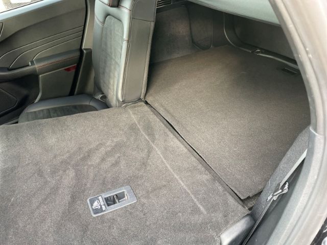 Fahrzeugabbildung Ford Kuga 2.0 EcoBlue, ST-Line X Autom. Navi, Sitzhei