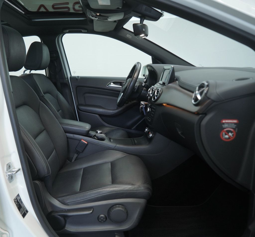 Mercedes Benz B 200