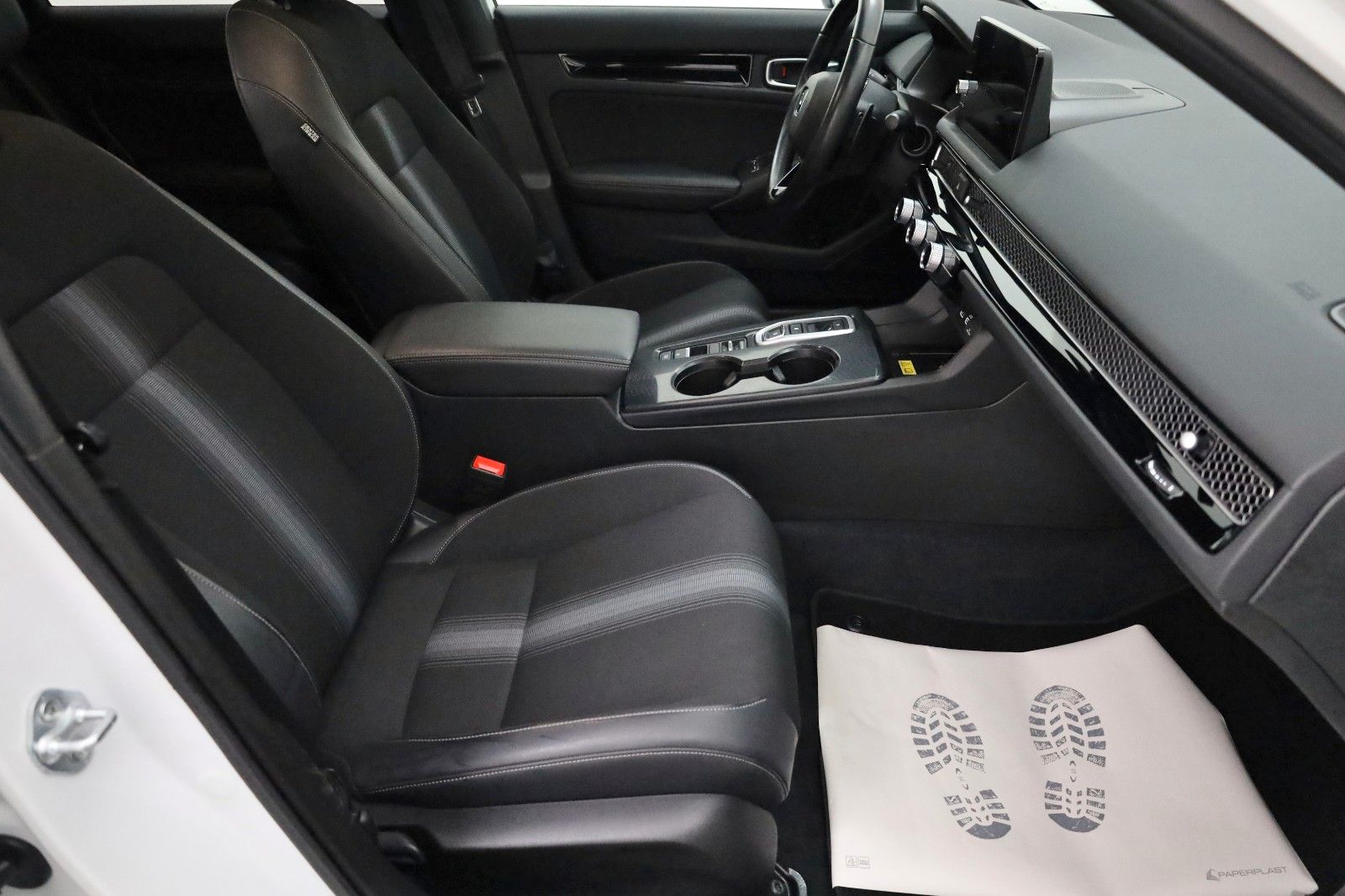 Fahrzeugabbildung Honda Civic Lim. e:HEV Sport,Carbon Style ,CarPlay,ACC