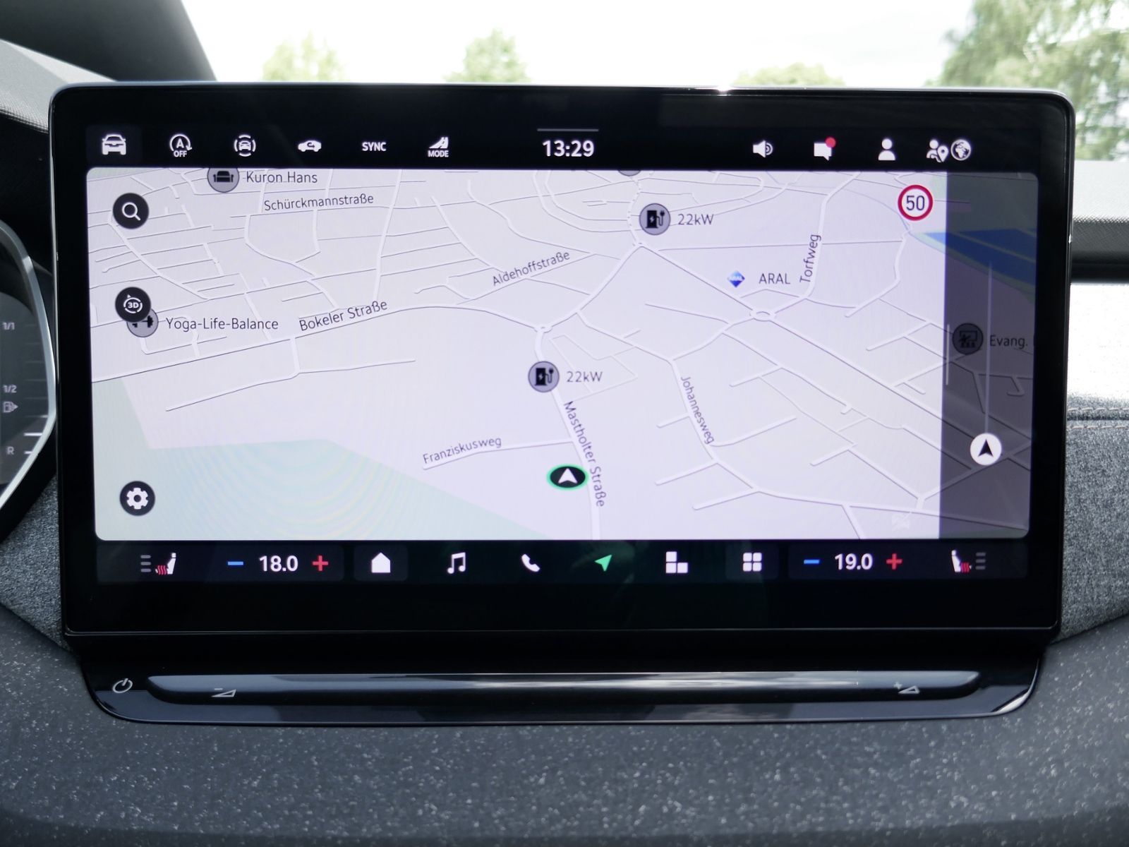 Fahrzeugabbildung SKODA Octavia Combi Tour 2.0 TDI | LED RFK ACC Navi
