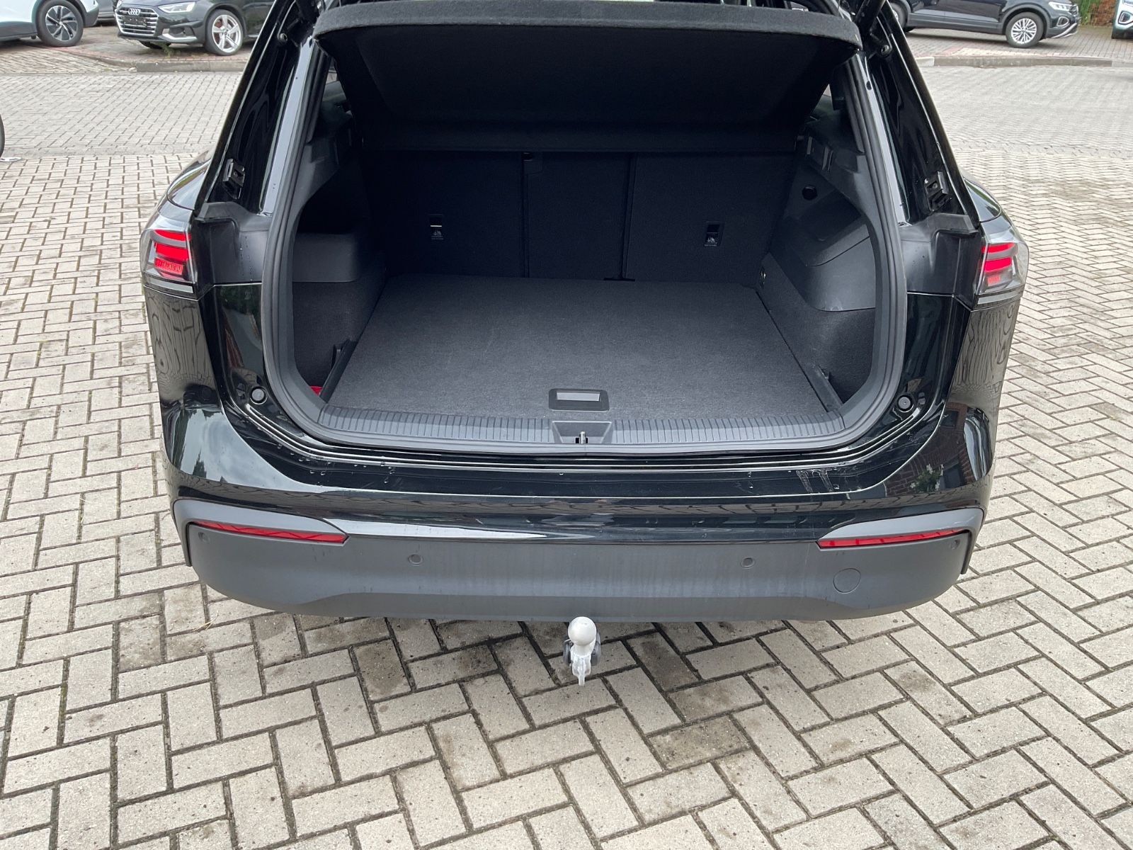 Fahrzeugabbildung Volkswagen Tiguan 1.5 eTSI DSG GOAL,AHK,Kamera,Navi,ACC