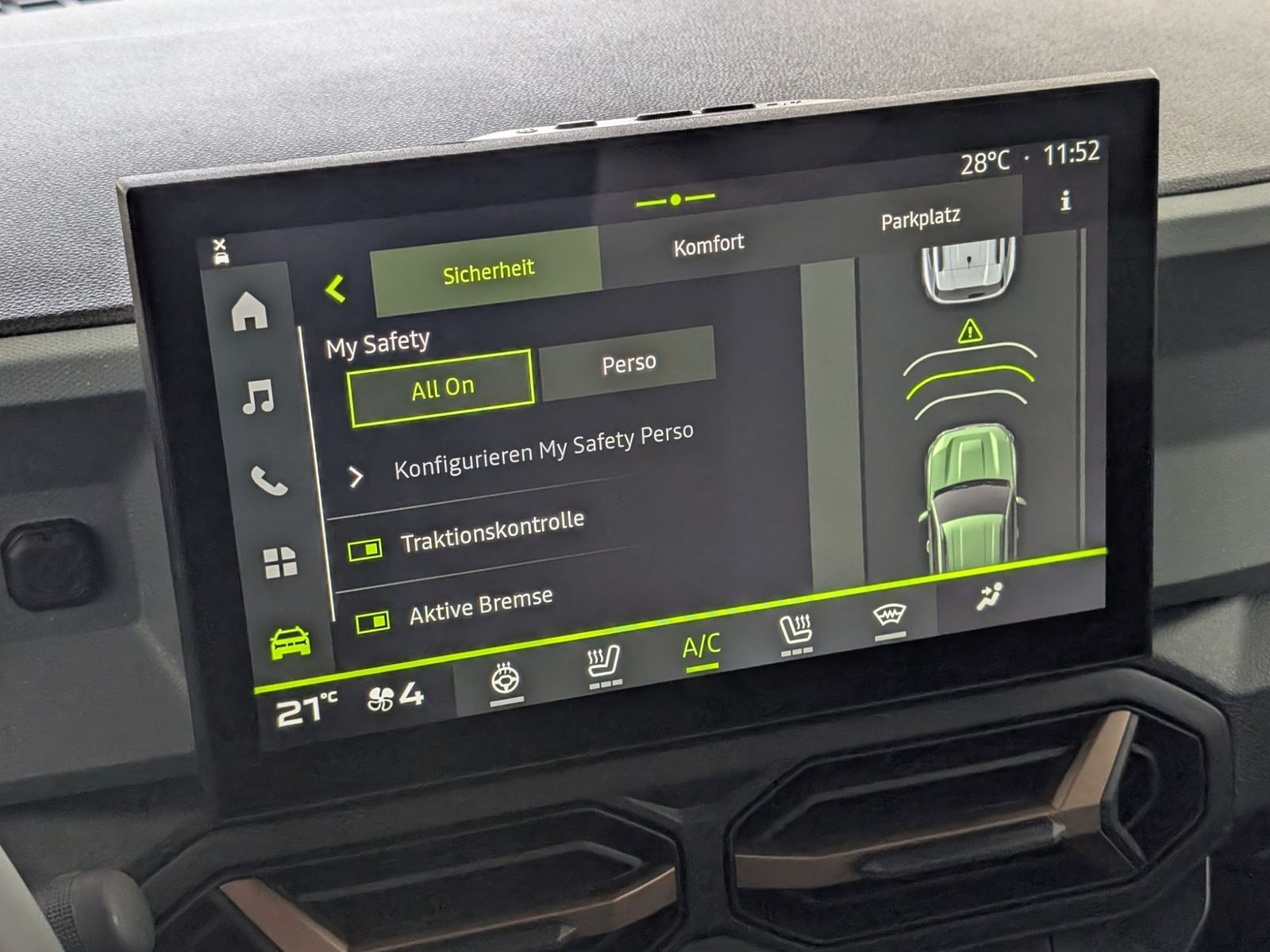 DACIA Duster Extreme Hybrid 155 Winter-Plus – Bild 23