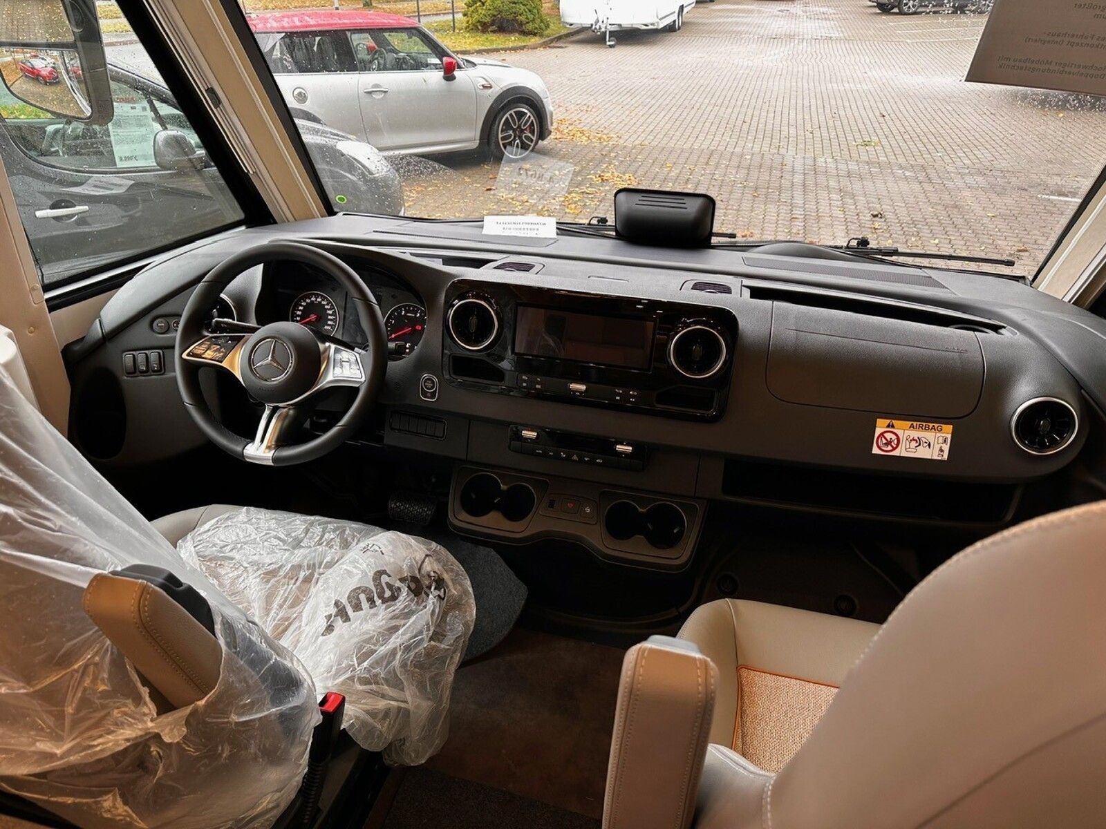 Fahrzeugabbildung Malibu I 450 RB LE comfort Mercedes Markise TV LED