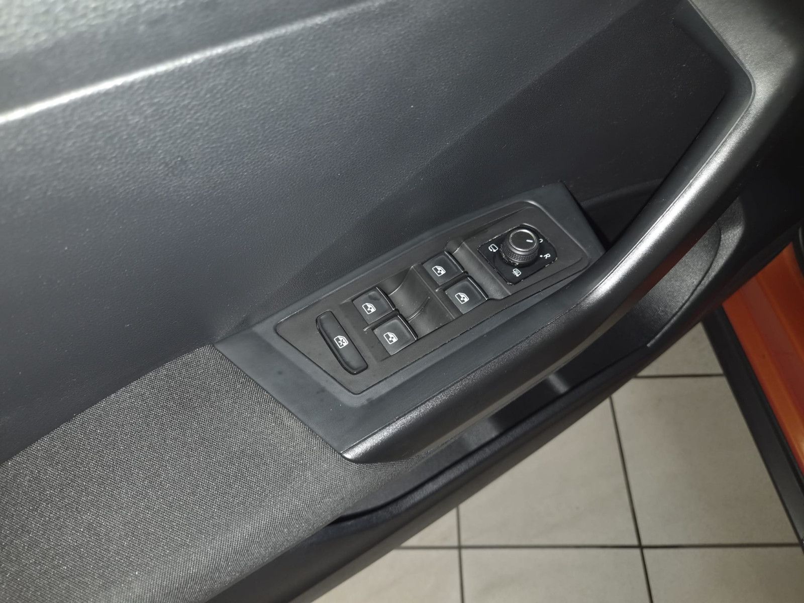 Fahrzeugabbildung Volkswagen T-Roc Style 4Motion / NAVI / GARANTIE