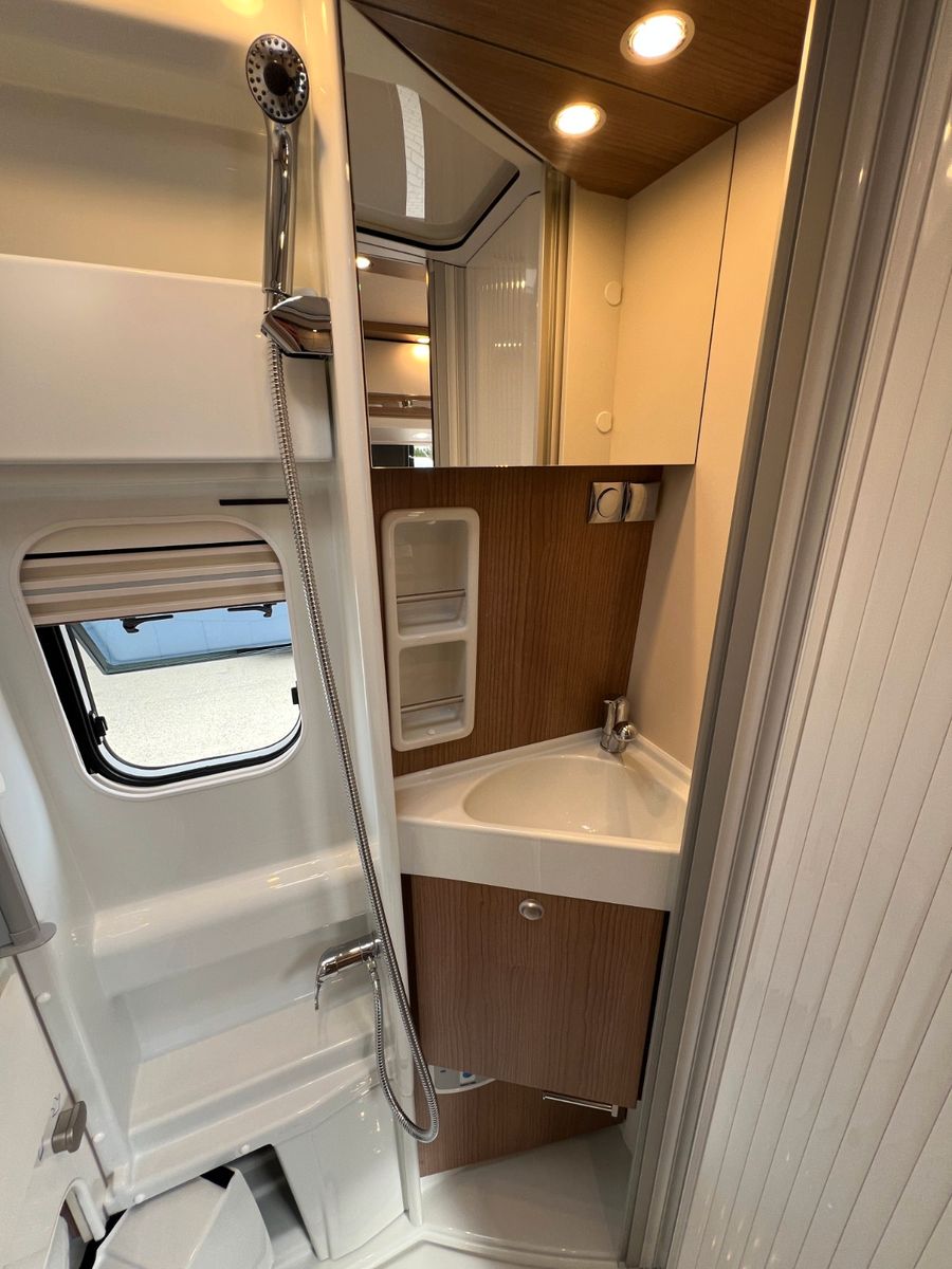 Fahrzeugabbildung Malibu Van diversity GT skyview 640 LE KE