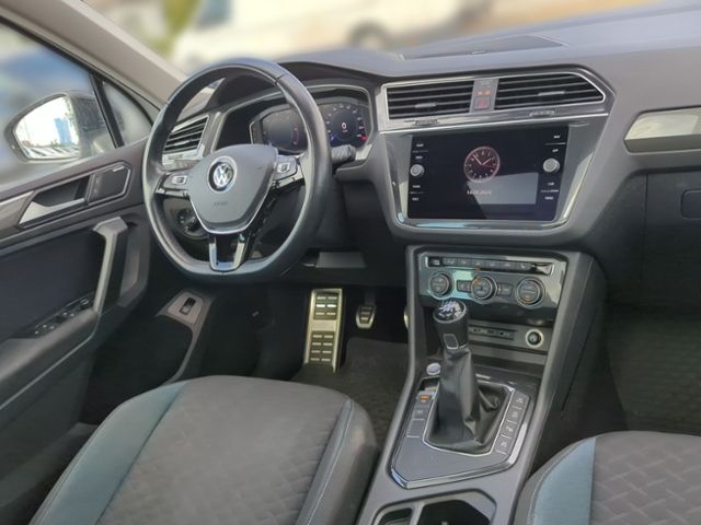 Fahrzeugabbildung Volkswagen Tiguan 2.0 TDI IQ.DRIVE R-Line AHK ACC PANODACH