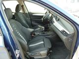 BMW X1 18 D X Drive Avantage Sportsitze AHK PDC DAB - BMW X1: Drive