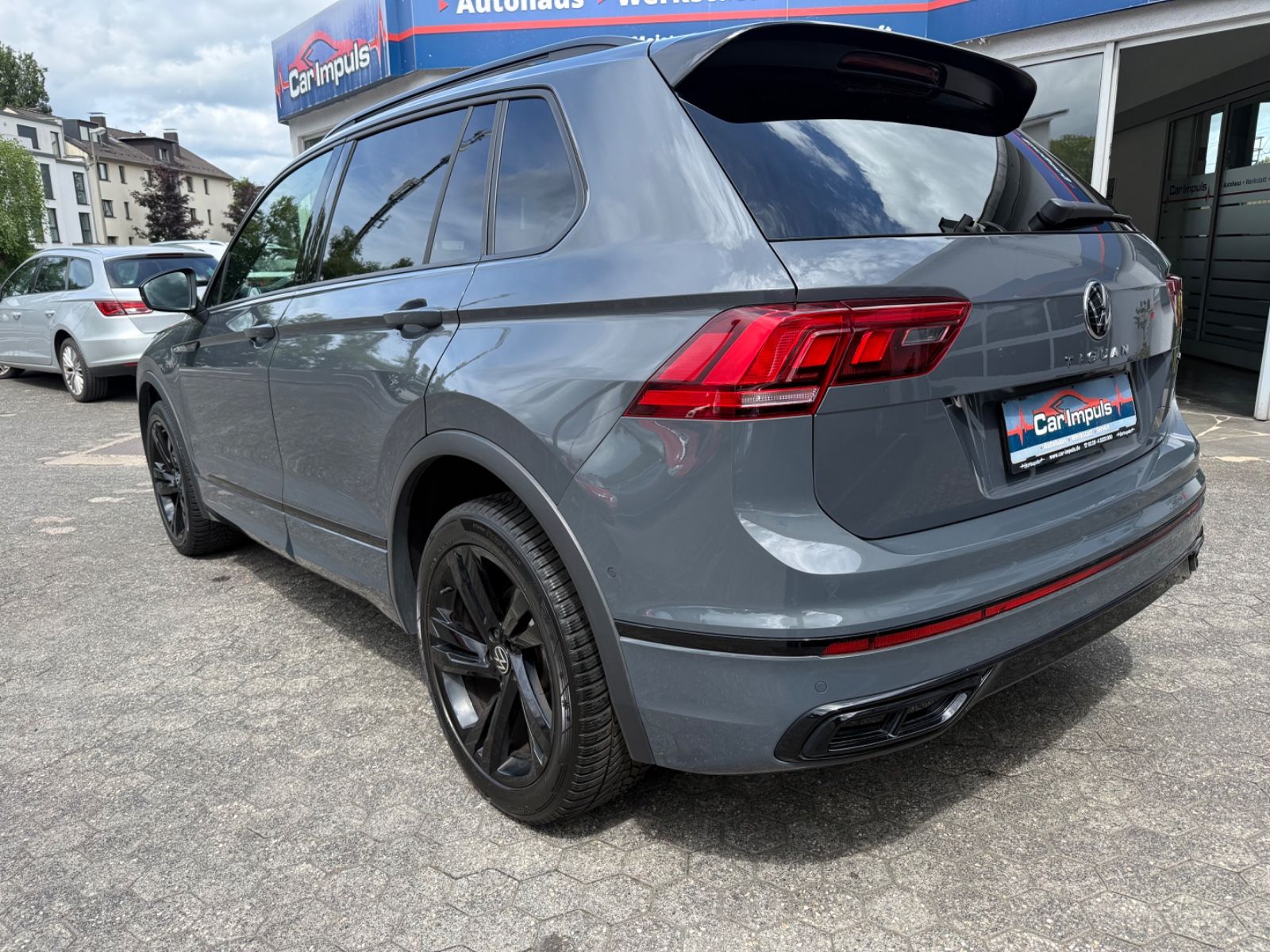 Volkswagen Tiguan R-Line 4Motion Pano AHK Cam foto 4