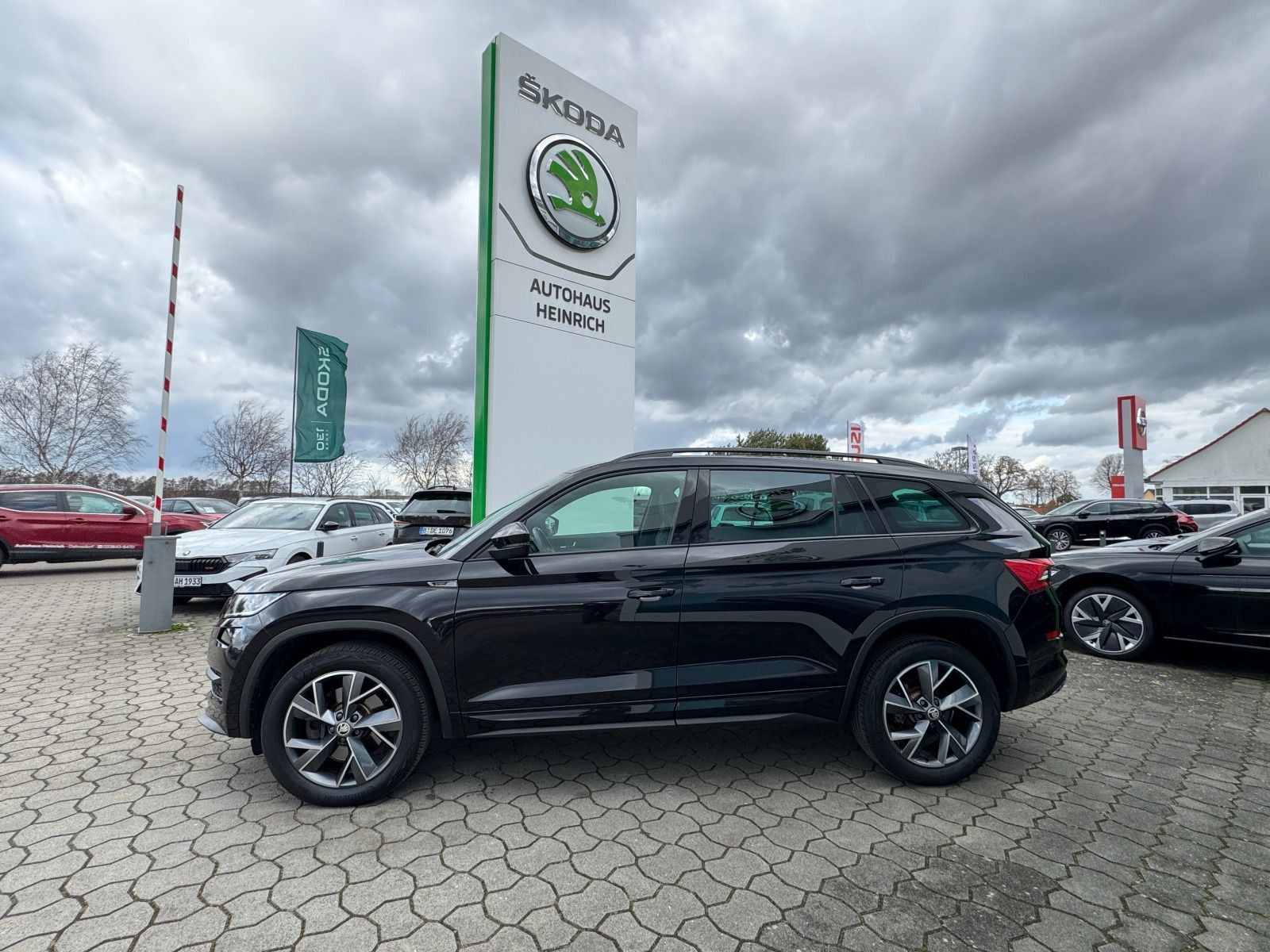 Fahrzeugabbildung SKODA Kodiaq Sportline 4x4*RFK*AHK*eHeck