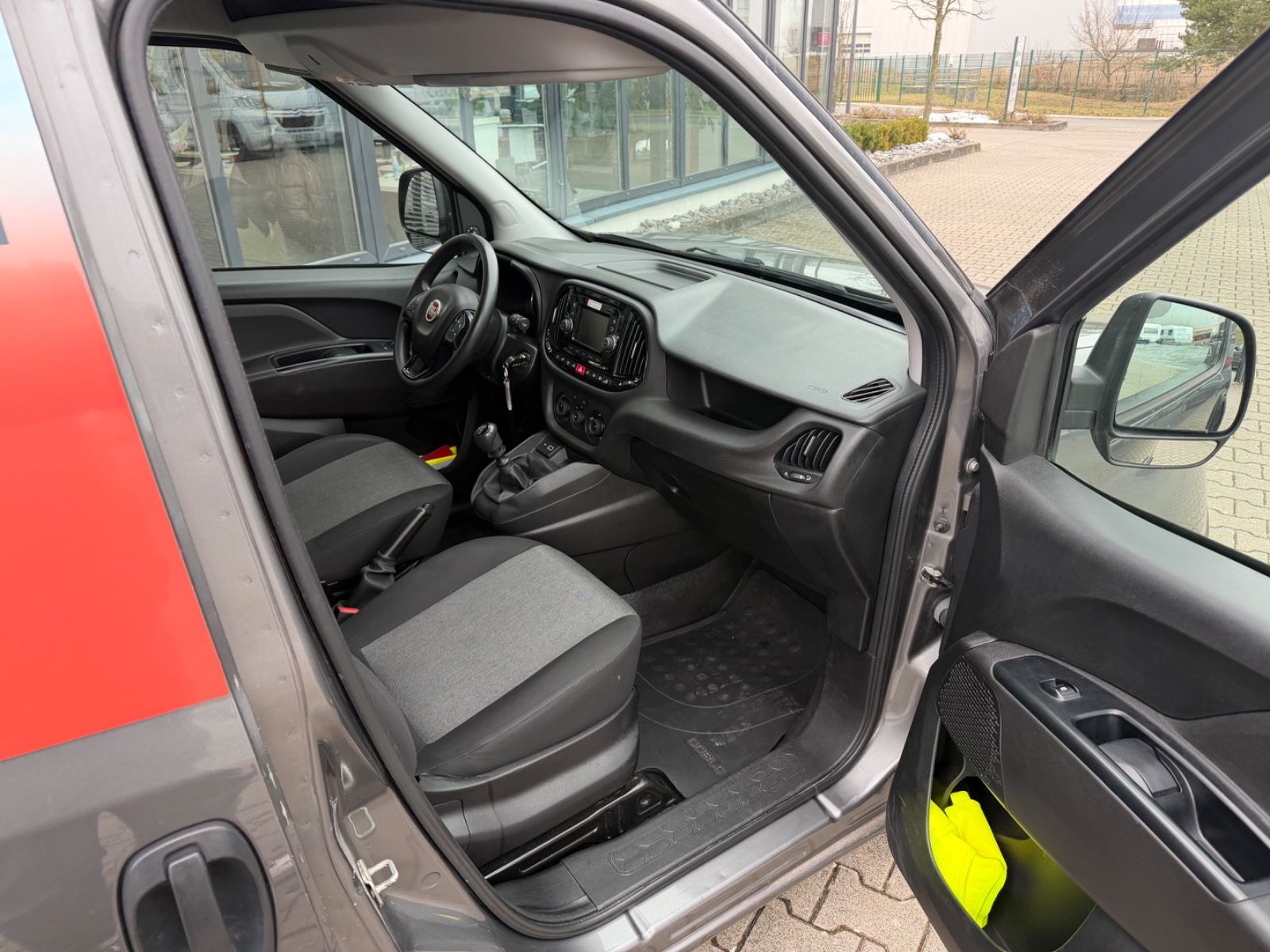 Fahrzeugabbildung Fiat Doblo Doblò SX Kasten Navi